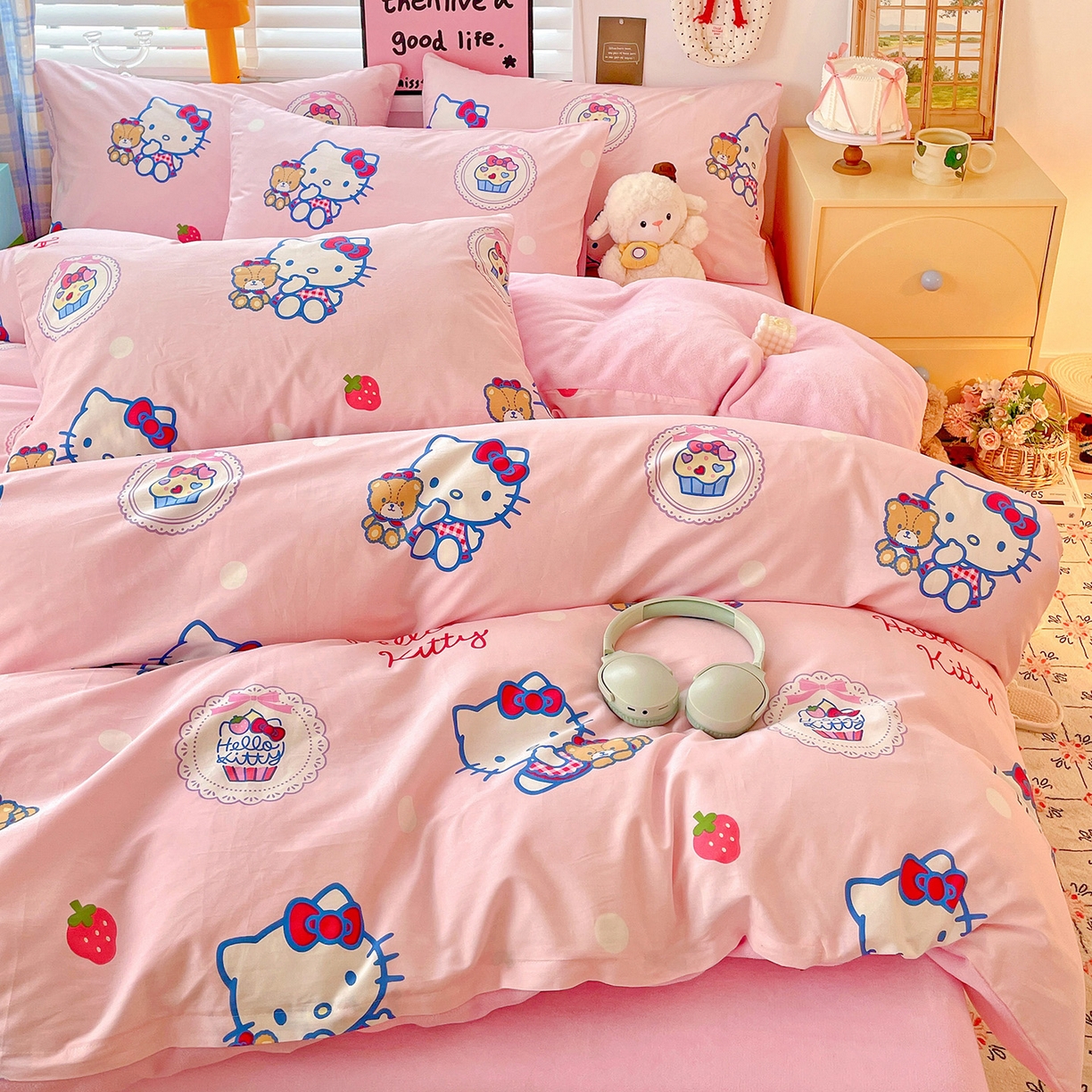 91家纺网 家纺一手货源 找家纺 朵希曼 2026新款棉绒卡通三丽鸥棉加绒印花系列四件套 幸福熊凯蒂