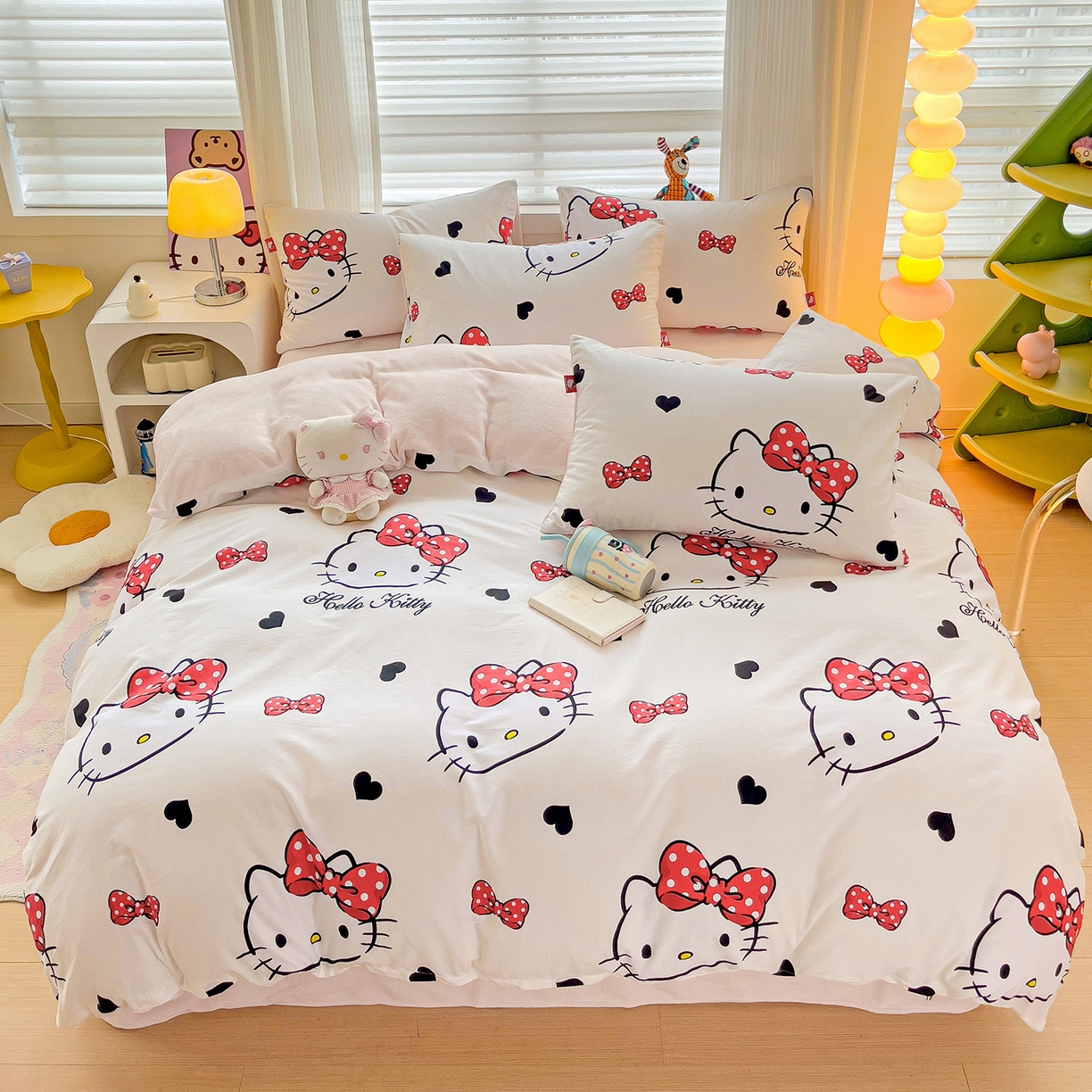 朵希曼 2026新款棉绒卡通三丽鸥棉加绒印花系列四件套 爱心凯蒂