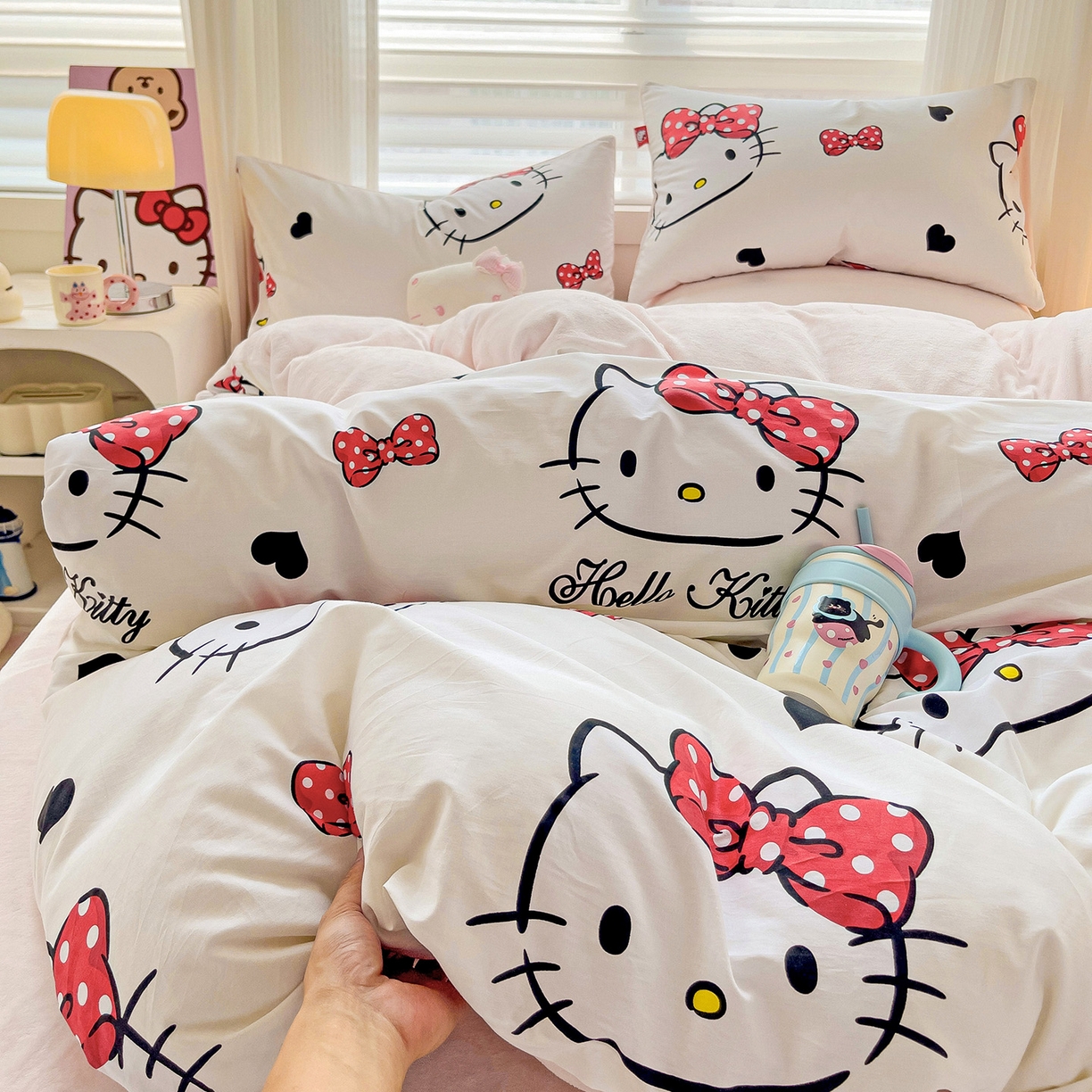 91家纺网 家纺一手货源 找家纺 朵希曼 2026新款棉绒卡通三丽鸥棉加绒印花系列四件套 爱心凯蒂