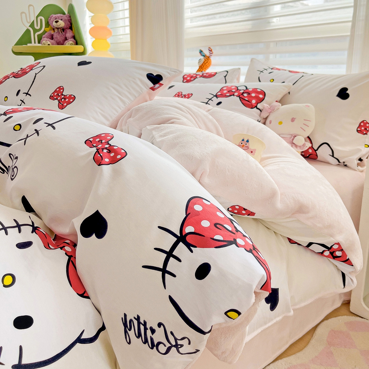 91家纺网 家纺一手货源 找家纺 朵希曼 2026新款棉绒卡通三丽鸥棉加绒印花系列四件套 爱心凯蒂