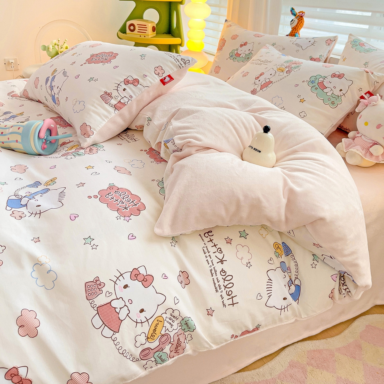 91家纺网 家纺一手货源 找家纺 朵希曼 2026新款棉绒卡通三丽鸥棉加绒印花系列四件套 星空凯蒂