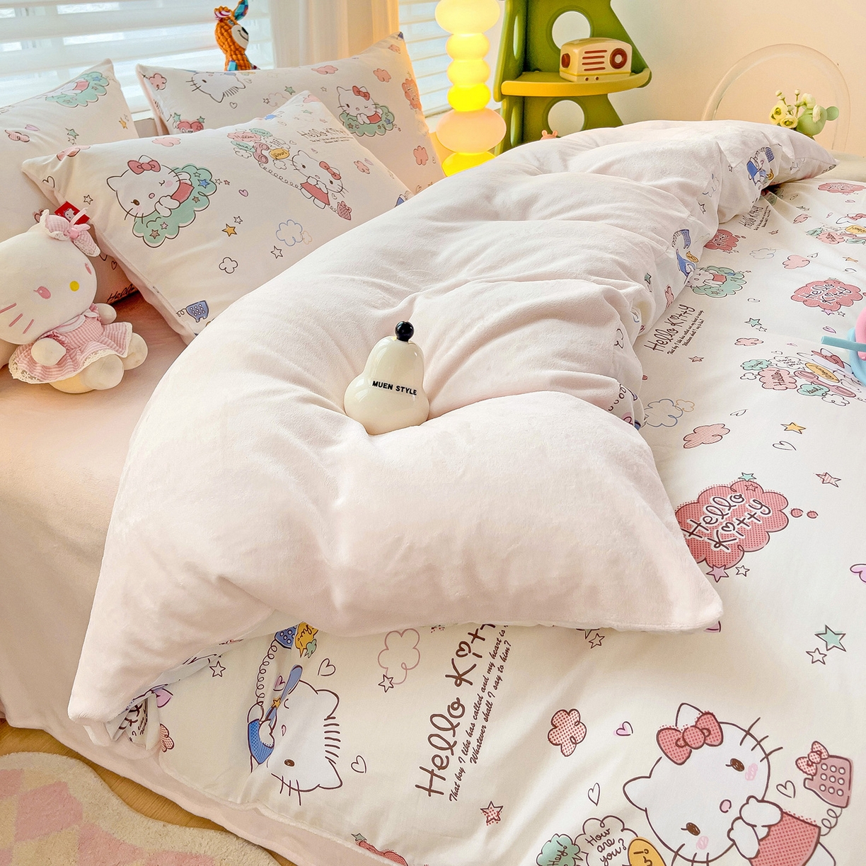 91家纺网 家纺一手货源 找家纺 朵希曼 2026新款棉绒卡通三丽鸥棉加绒印花系列四件套 星空凯蒂