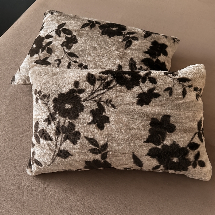 91家纺网 家纺一手货源 找家纺 居易简 2025新款亲肤保暖皮草绒牛奶绒AB面美拉德抽条兔毛绒四件套 简爱时尚