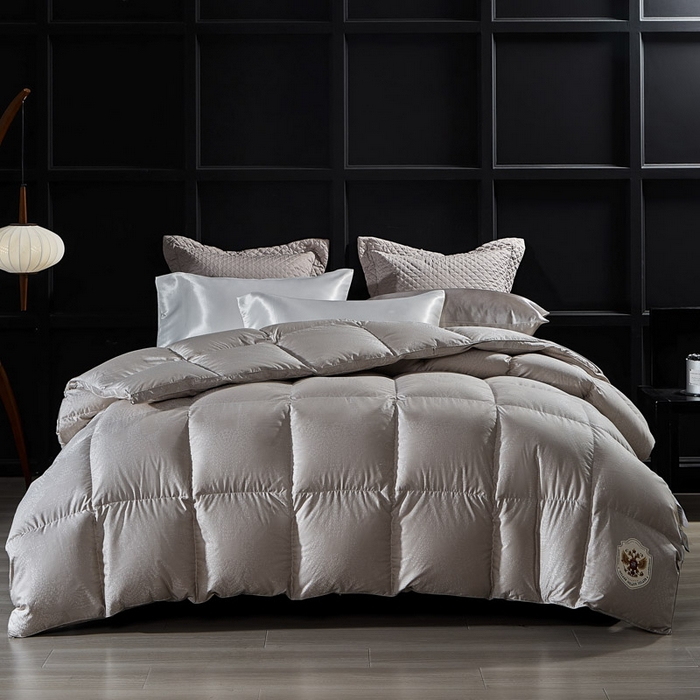 91家纺网 家纺一手货源 找家纺 暖羽屋羽绒馆 2025新款95白鹅绒 超精密金银丝大提花 羽绒被芯鹅绒被子 双人婚庆冬被 春秋被 费罗娜 咖