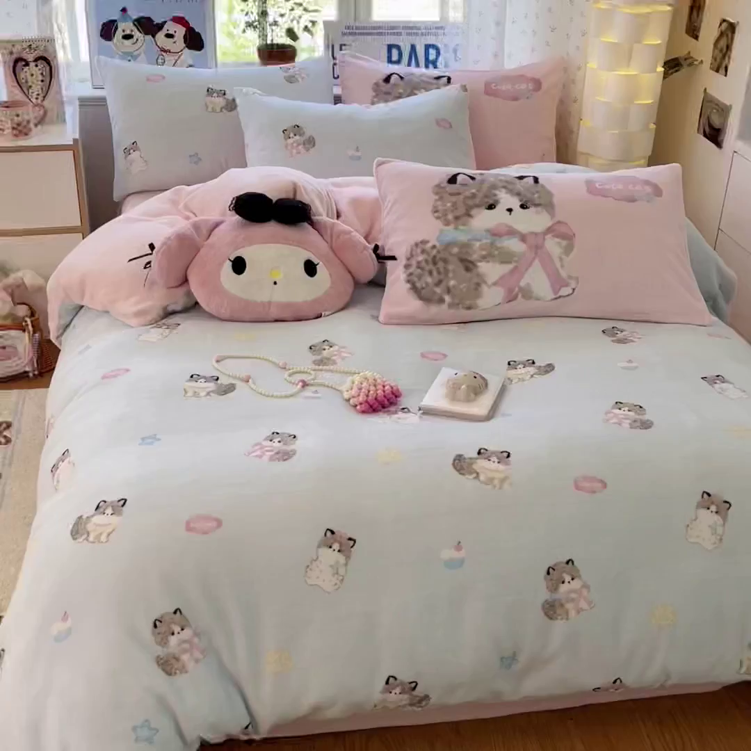 91家纺网 家纺一手货源 找家纺 如一 2025新款高克重卡通印花牛奶绒四件套第二批 娇气猫