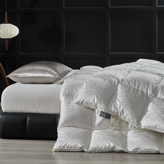 91家纺网 家纺一手货源 找家纺 暖羽屋羽绒馆 2025新款95白鹅绒 超精密金银丝大提花 羽绒被芯鹅绒被子 双人婚庆冬被 春秋被 洛威尔 白