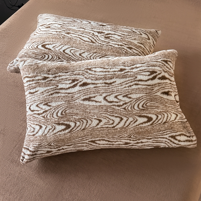 91家纺网 家纺一手货源 找家纺 居易简 2025新款亲肤保暖皮草绒牛奶绒AB面美拉德抽条兔毛绒四件套 静谧时光