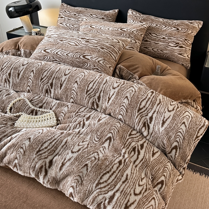 91家纺网 家纺一手货源 找家纺 居易简 2025新款亲肤保暖皮草绒牛奶绒AB面美拉德抽条兔毛绒四件套 静谧时光