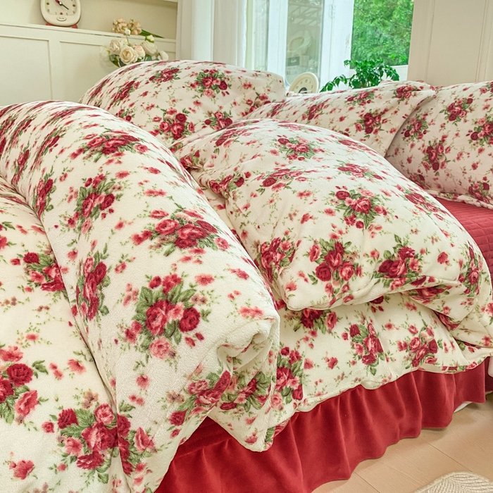 91家纺网 家纺一手货源 找家纺 尚美 2025新款热卖款亲肤舒适加绒加厚牛奶绒花边床盖款四件套双面绒 梨花落AA