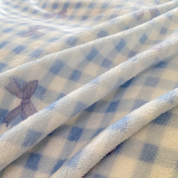 91家纺网 家纺一手货源 找家纺 尚美 2025新款热卖款亲肤舒适加绒加厚牛奶绒花边床盖款四件套双面绒 双拼蝴蝶兰