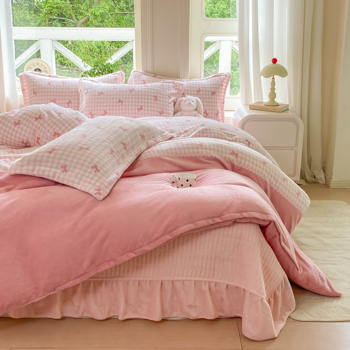 尚美 2025新款热卖款亲肤舒适加绒加厚牛奶绒花边床盖款四件套双面绒 双拼蝴蝶粉