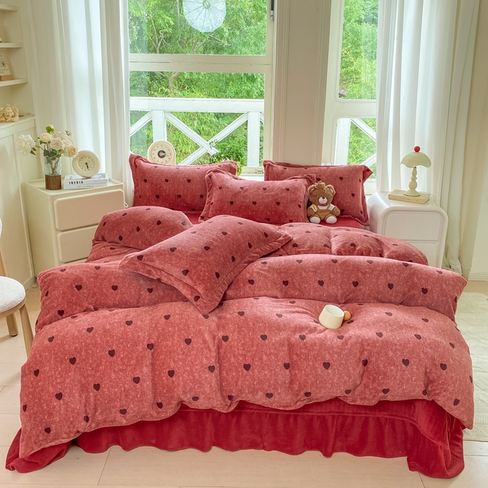 91家纺网 家纺一手货源 找家纺 尚美 2025新款热卖款亲肤舒适加绒加厚牛奶绒花边床盖款四件套双面绒 红心AA