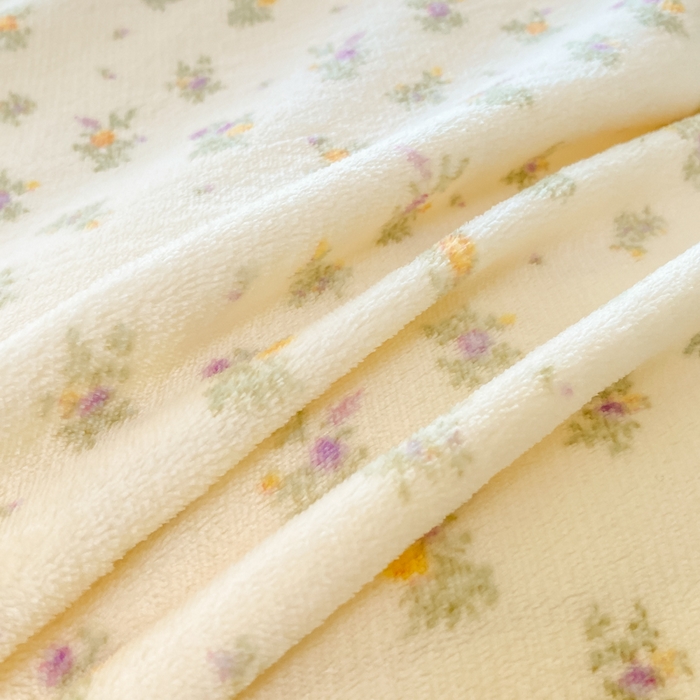 91家纺网 家纺一手货源 找家纺 尚美 2025新款热卖款亲肤舒适加绒加厚牛奶绒花边床盖款四件套双面绒 紫薇A