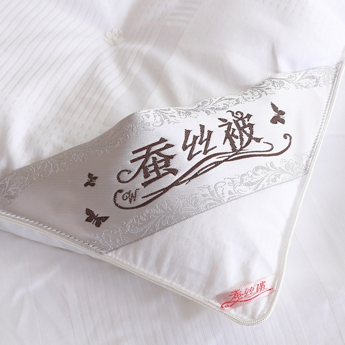 91家纺网 家纺一手货源 找家纺 越宏顺2025新款60s纯棉提花蚕丝被 白色