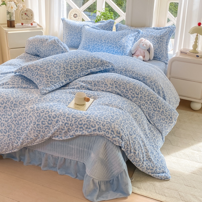 尚美 2025新款热卖款亲肤舒适加绒加厚牛奶绒花边床盖款四件套双面绒 猫咪豹纹兰