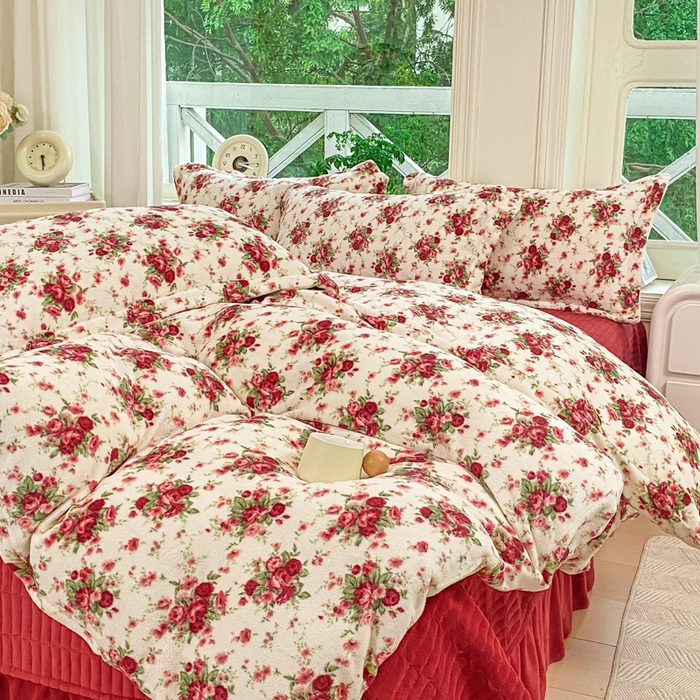 91家纺网 家纺一手货源 找家纺 尚美 2025新款热卖款亲肤舒适加绒加厚牛奶绒花边床盖款四件套双面绒 梨花落AA