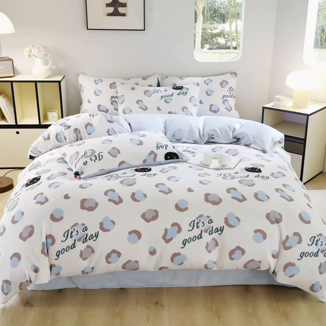 91家纺网 家纺一手货源 找家纺 王朝国际 2026新款高克重牛奶绒印花四件套 豹纹喵