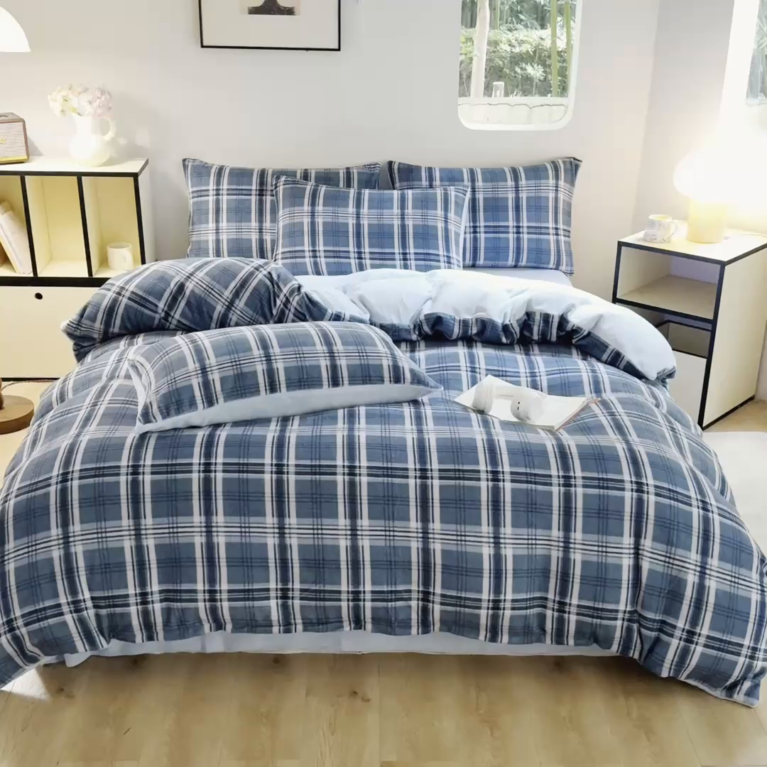 91家纺网 家纺一手货源 找家纺 王朝国际 2026新款高克重牛奶绒印花四件套 格调蓝