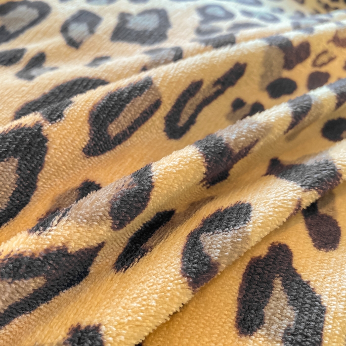 91家纺网 家纺一手货源 找家纺 尚美 2025新款热卖款亲肤舒适加绒加厚牛奶绒花边床盖款四件套双面绒 大卡豹纹