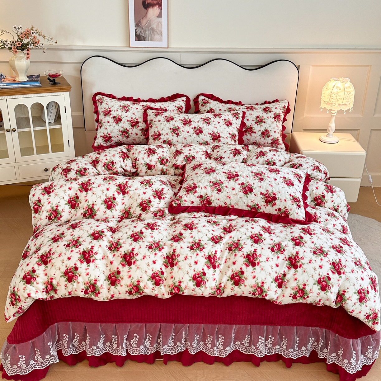 91家纺网 家纺一手货源 找家纺 （总）雅眠居 2025新款直播爆款牛奶绒印花床盖四件套双层蕾丝花边床裙单件三件套