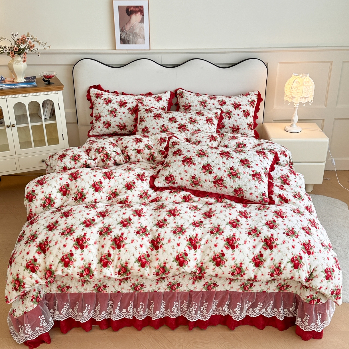 91家纺网 家纺一手货源 找家纺 （总）雅眠居 2025新款直播爆款牛奶绒印花床盖四件套双层蕾丝花边床裙单件三件套