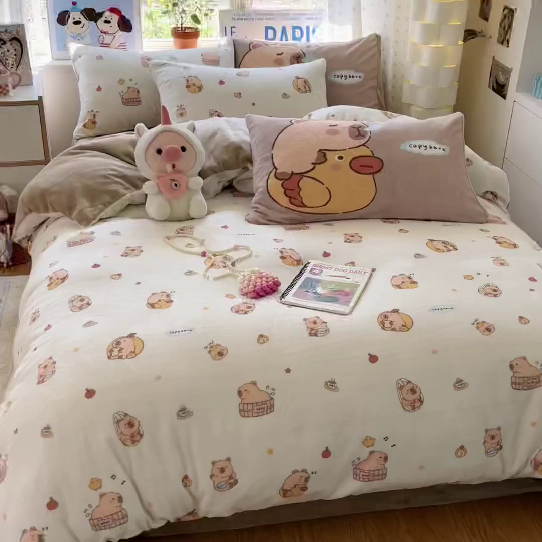 91家纺网 家纺一手货源 找家纺 如一 2025新款高克重卡通印花牛奶绒四件套第二批 卡皮拉