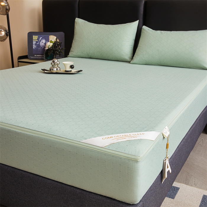 91家纺网 家纺一手货源 找家纺 糯米猪家纺 2025春夏新款亲肤棉六面全包防水压花床笠单件单床笠 静谧绿