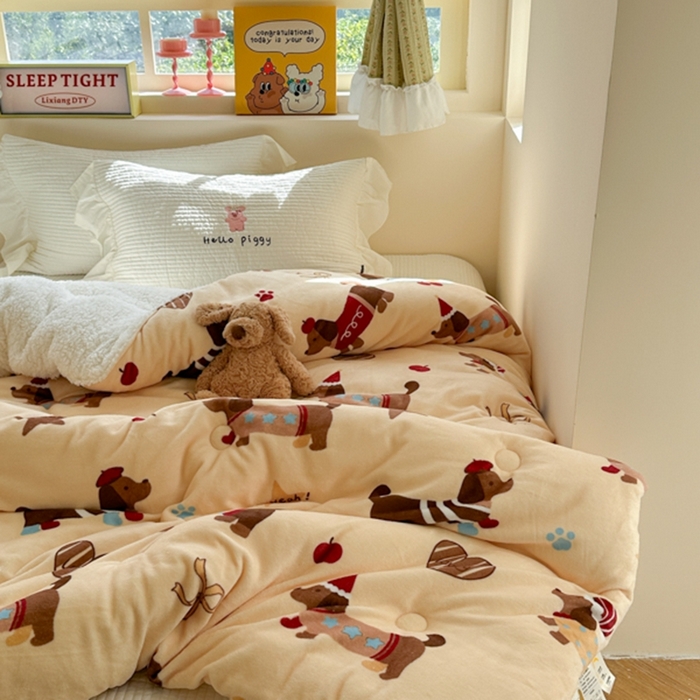 91家纺网 家纺一手货源 找家纺 寐居家纺 2025新款牛奶绒+羊羔绒被子被芯 开心腊肠狗