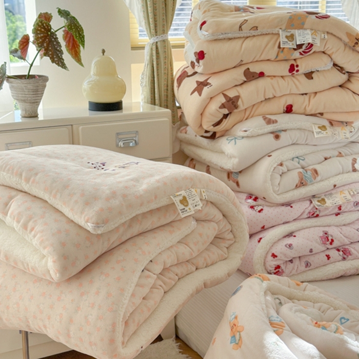 91家纺网 家纺一手货源 找家纺 （总）寐居家纺 2025新款牛奶绒+羊羔绒被子被芯