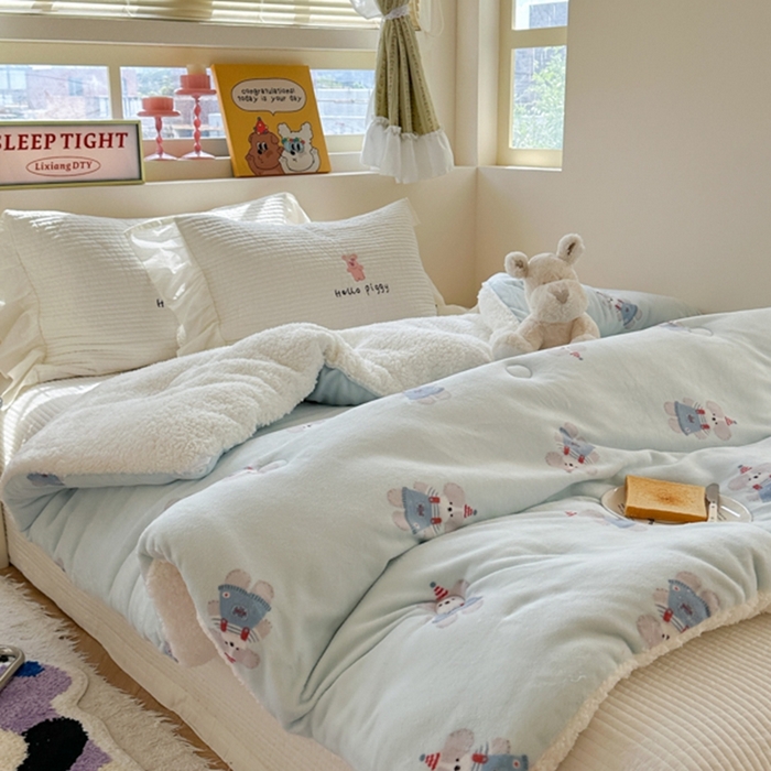 91家纺网 家纺一手货源 找家纺 寐居家纺 2025新款牛奶绒+羊羔绒被子被芯 洛洛小狗