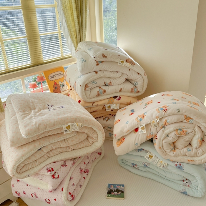 91家纺网 家纺一手货源 找家纺 寐居家纺 2025新款牛奶绒+羊羔绒被子被芯 组合图仅供展示不可下单