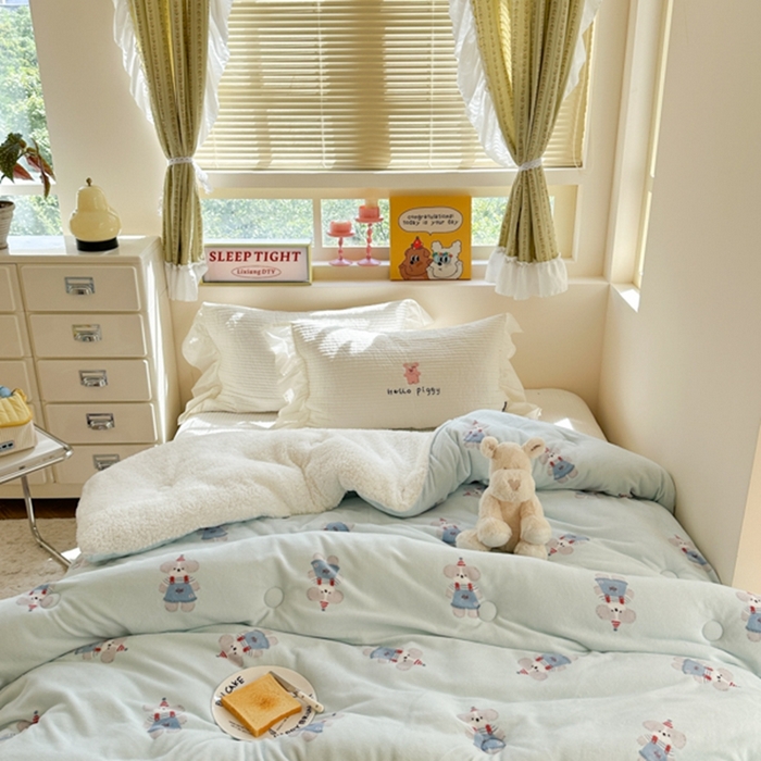 91家纺网 家纺一手货源 找家纺 寐居家纺 2025新款牛奶绒+羊羔绒被子被芯 洛洛小狗