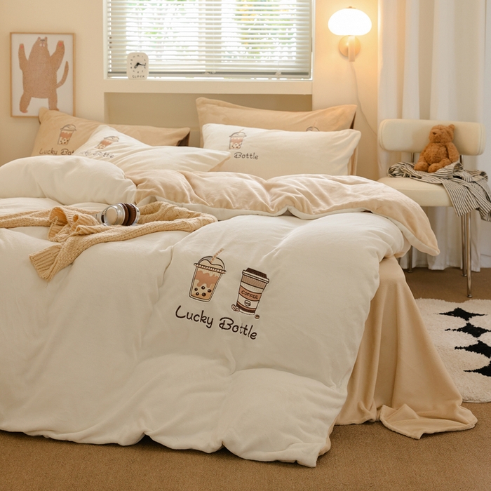 91家纺网 家纺一手货源 找家纺 （总）ONE TWO ONE 121 新品【牛奶绒刺绣四件套】2025毛毯被子四件套单件床单被套床笠珊瑚绒牛奶绒冬被法兰绒兔毛绒Lucky