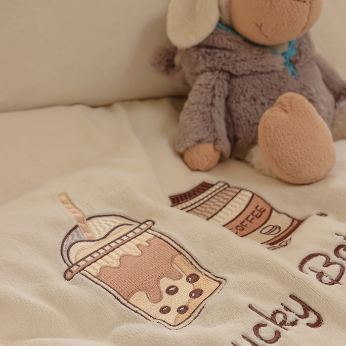 91家纺网 家纺一手货源 找家纺 ONE TWO ONE 121 新品【牛奶绒刺绣四件套】2025毛毯被子四件套单件床单被套床笠珊瑚绒牛奶绒冬被法兰绒兔毛绒Lucky Lucky-橘粉