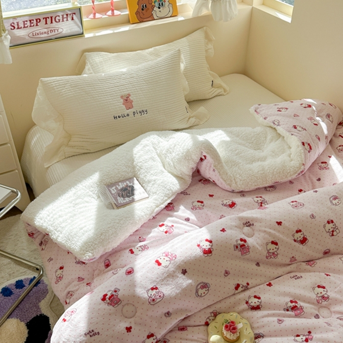91家纺网 家纺一手货源 找家纺 寐居家纺 2025新款牛奶绒+羊羔绒被子被芯 甜心粉粉猫