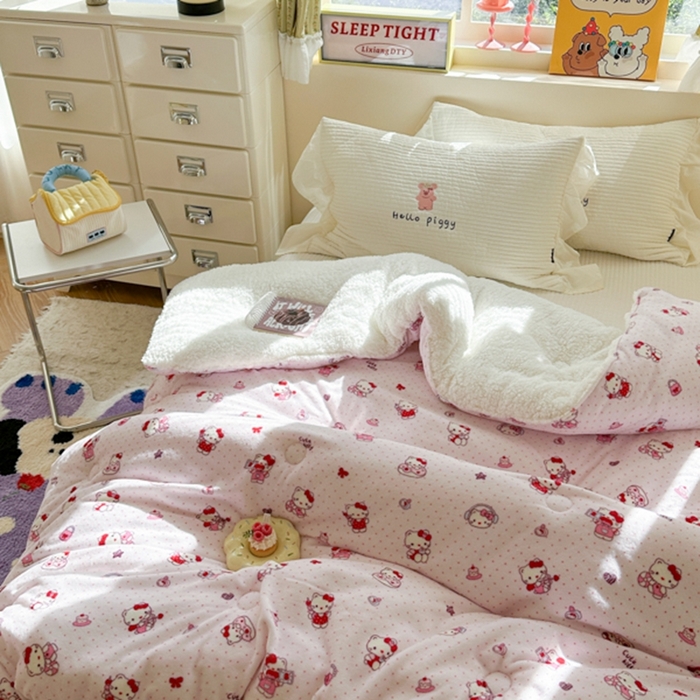 91家纺网 家纺一手货源 找家纺 寐居家纺 2025新款牛奶绒+羊羔绒被子被芯 甜心粉粉猫