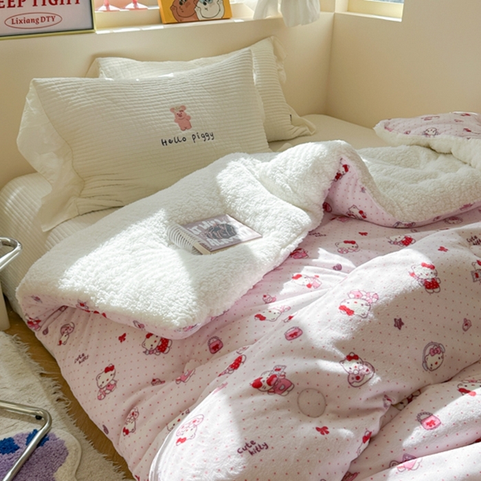 91家纺网 家纺一手货源 找家纺 寐居家纺 2025新款牛奶绒+羊羔绒被子被芯 甜心粉粉猫