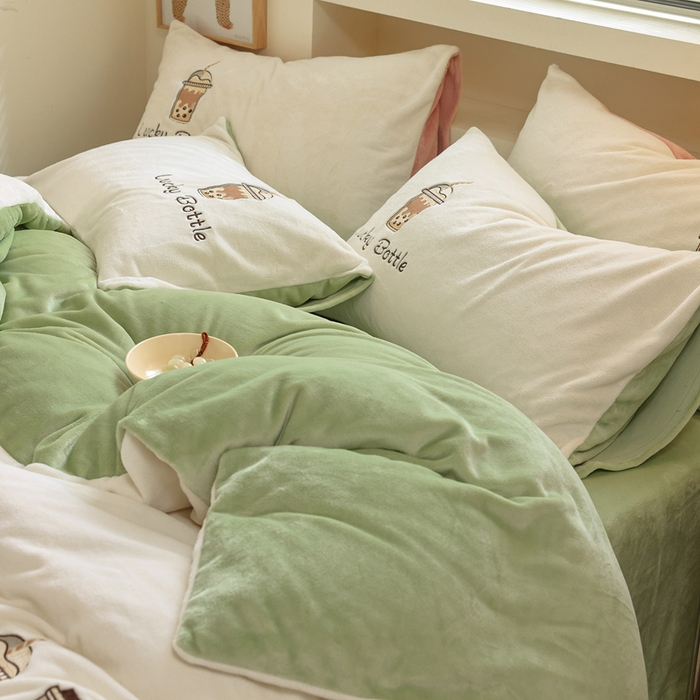 91家纺网 家纺一手货源 找家纺 ONE TWO ONE 121 新品【牛奶绒刺绣四件套】2025毛毯被子四件套单件床单被套床笠珊瑚绒牛奶绒冬被法兰绒兔毛绒Lucky Lucky-嫩绿