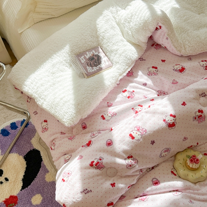 91家纺网 家纺一手货源 找家纺 寐居家纺 2025新款牛奶绒+羊羔绒被子被芯 甜心粉粉猫