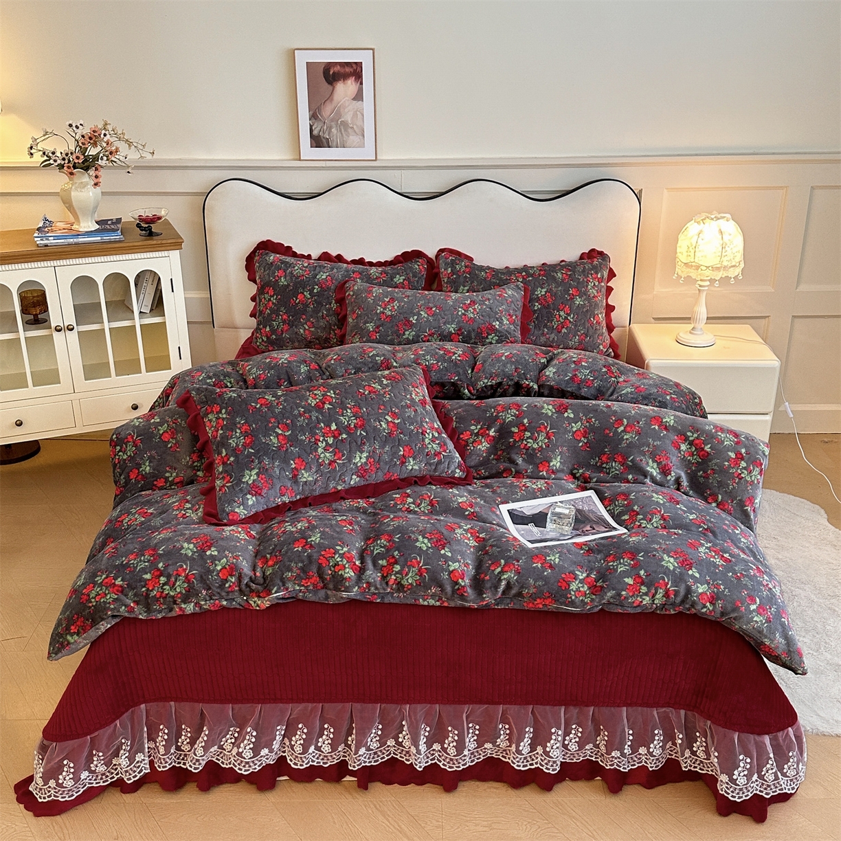 91家纺网 家纺一手货源 找家纺 雅眠居 2025新款直播爆款牛奶绒印花床盖四件套双层蕾丝花边床裙单件三件套 花仙子