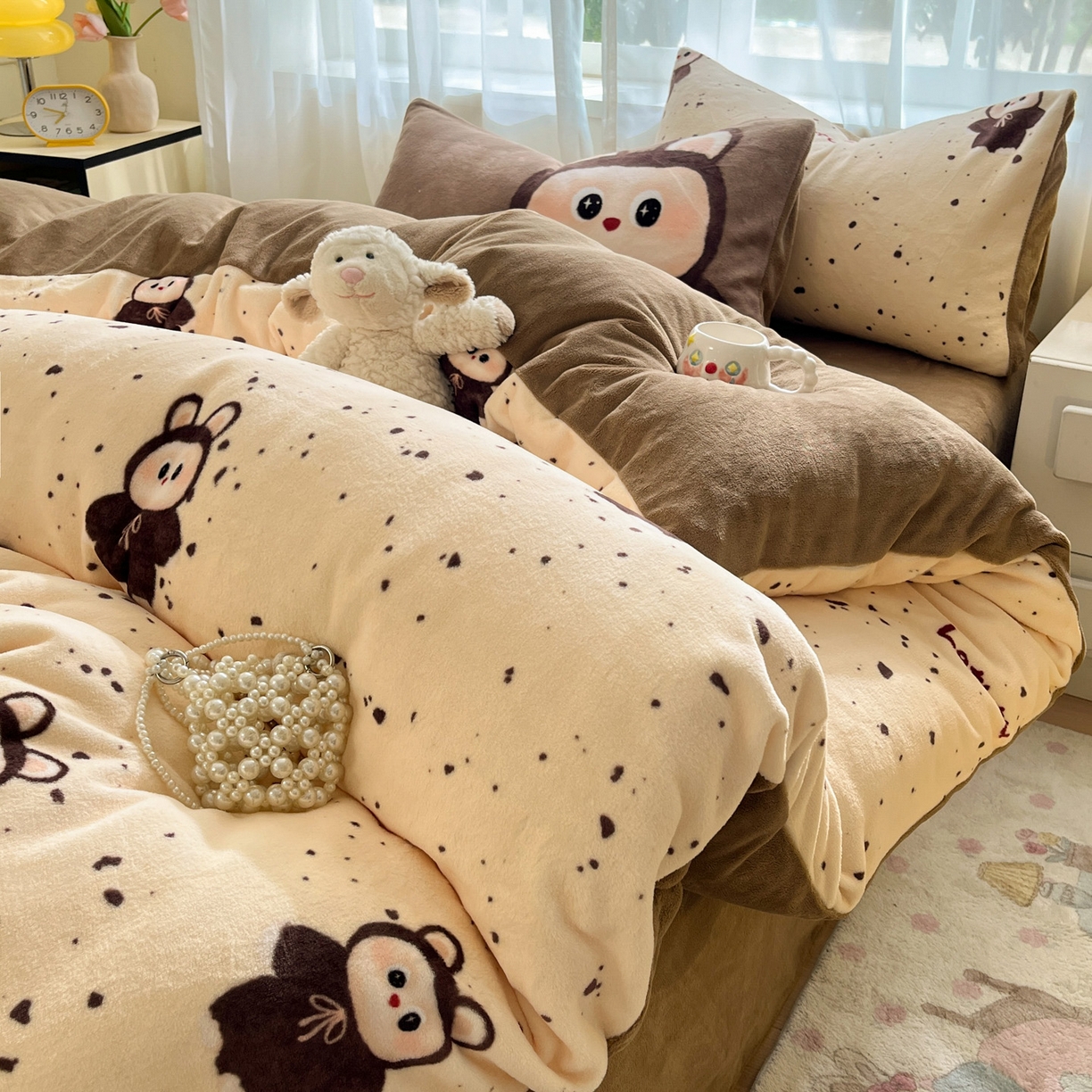 91家纺网 家纺一手货源 找家纺 如一 2025新款高克重卡通印花牛奶绒四件套第二批 拉兔咖