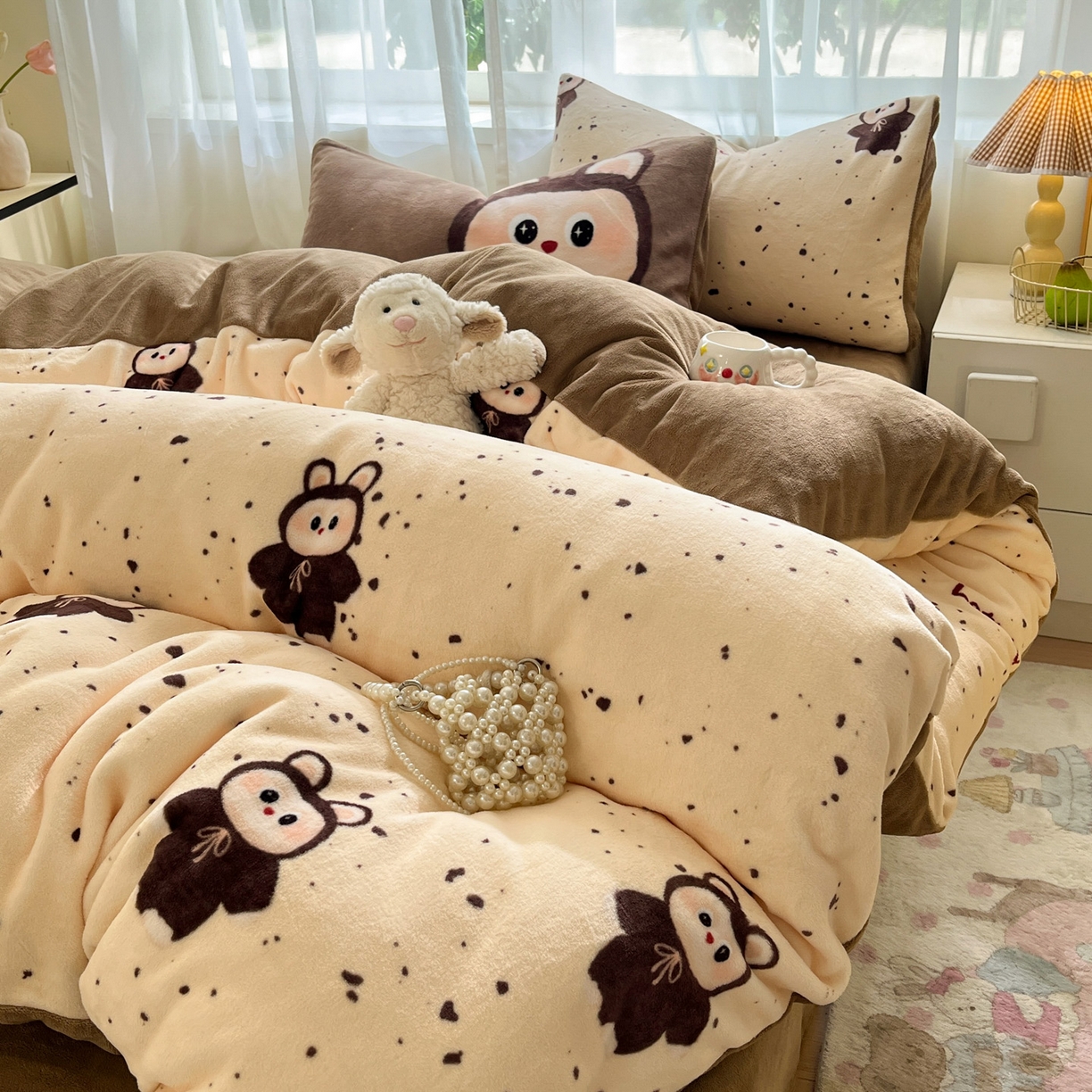 91家纺网 家纺一手货源 找家纺 如一 2025新款高克重卡通印花牛奶绒四件套第二批 拉兔咖