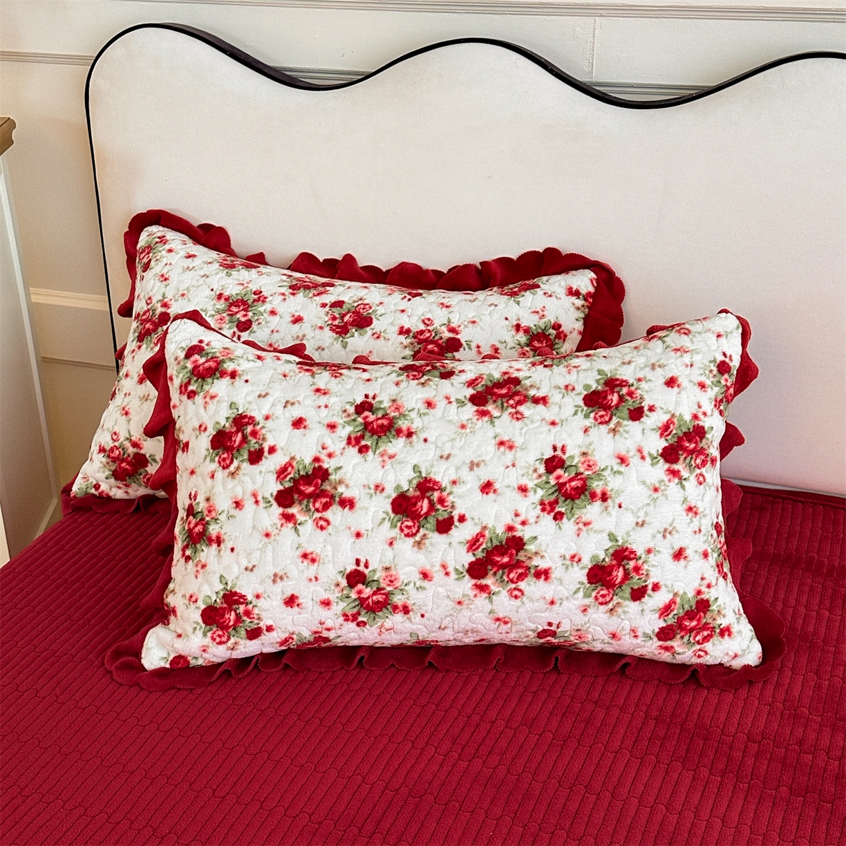 91家纺网 家纺一手货源 找家纺 雅眠居 2025新款直播爆款牛奶绒印花床盖四件套双层蕾丝花边床裙单件三件套 花颜