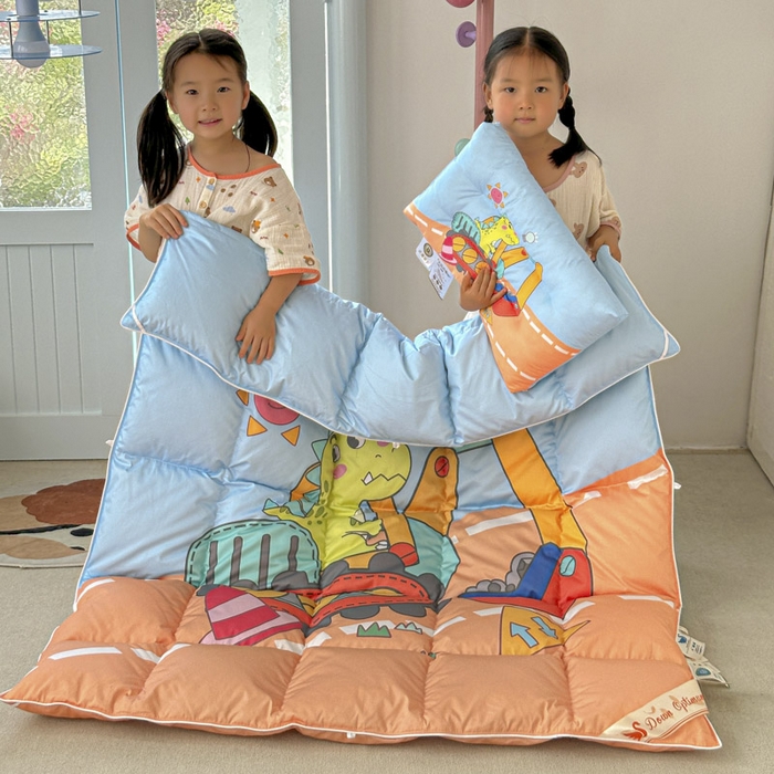 91家纺网 家纺一手货源 找家纺 暖羽屋羽绒馆 2025新款95绒子鸭绒被 羽绒被芯儿童学生羽绒被婴幼儿园冬被子 恐龙挖掘机