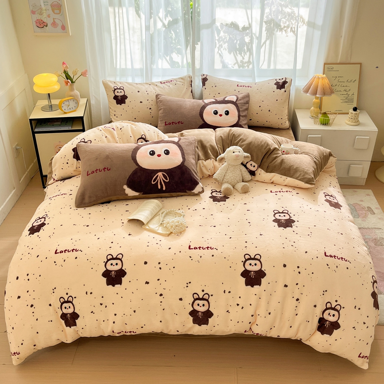 91家纺网 家纺一手货源 找家纺 如一 2025新款高克重卡通印花牛奶绒四件套第二批 拉兔咖