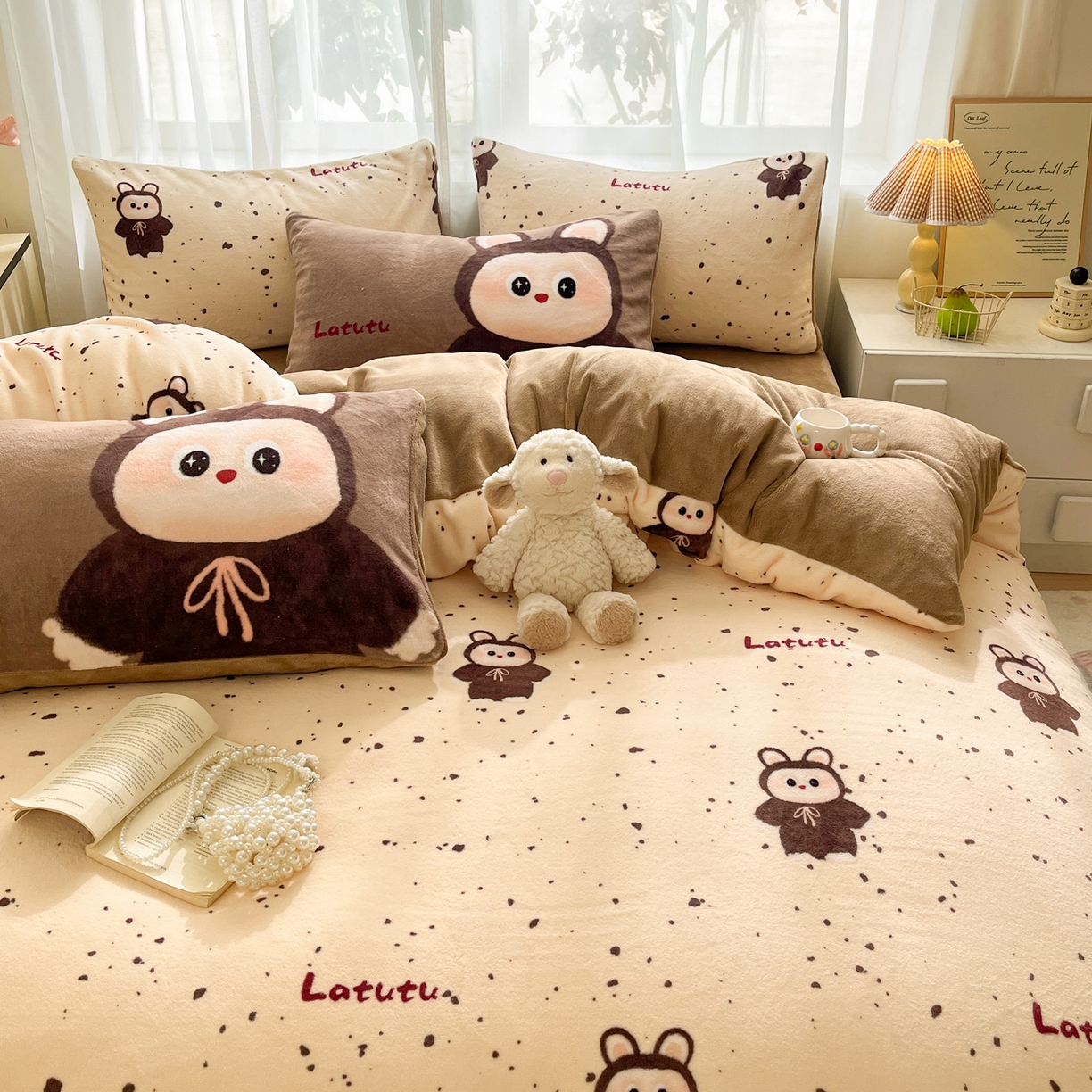 91家纺网 家纺一手货源 找家纺 如一 2025新款高克重卡通印花牛奶绒四件套第二批 拉兔咖