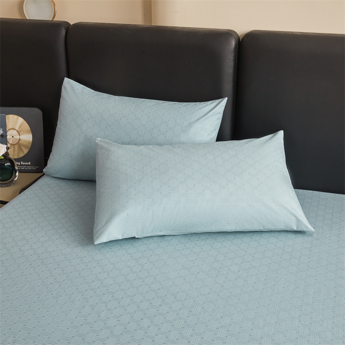 91家纺网 家纺一手货源 找家纺 糯米猪家纺 2025春夏新款亲肤棉六面全包防水压花床笠单件单床笠 水雾蓝