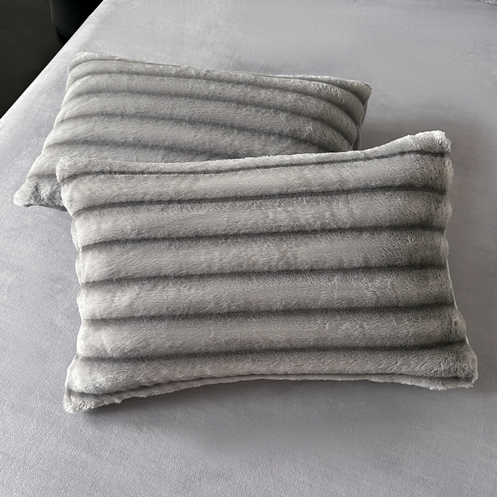 91家纺网 家纺一手货源 找家纺 居易简 2025新款亲肤保暖皮草绒牛奶绒AB面美拉德抽条兔毛绒四件套 时尚灰