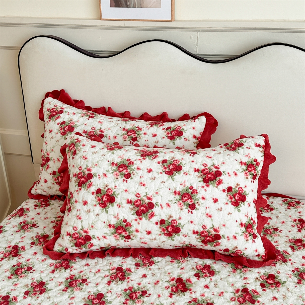 91家纺网 家纺一手货源 找家纺 雅眠居 2025新款直播爆款牛奶绒印花床盖四件套双层蕾丝花边床裙单件三件套 梨花落