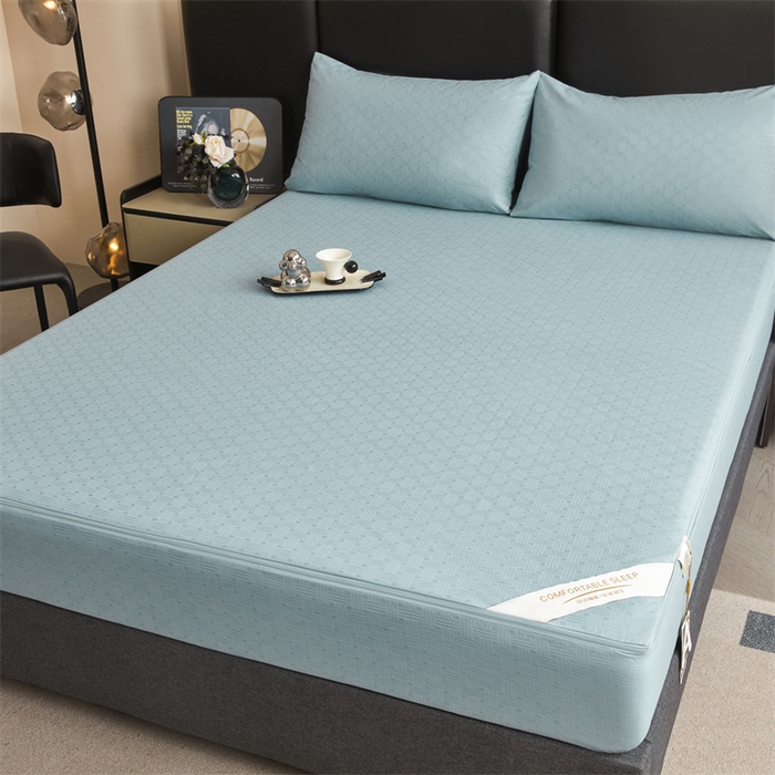 91家纺网 家纺一手货源 找家纺 糯米猪家纺 2025春夏新款亲肤棉六面全包防水压花床笠单件单床笠 水雾蓝